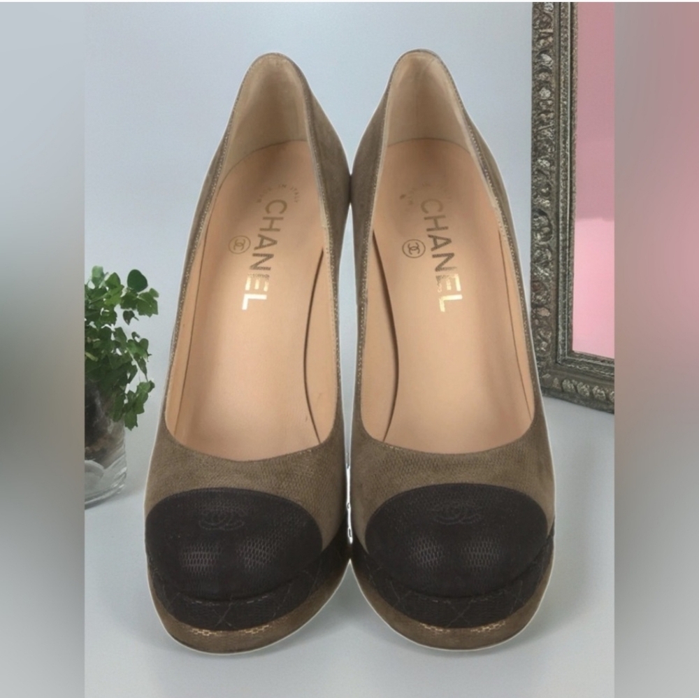 Chanel Women's Two-Tone Heels - Picture 4 of 6